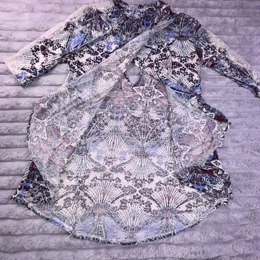 Free People Top Womens XS Tunic Snow Combo Lace Trim Floral Printed Keyhole Back